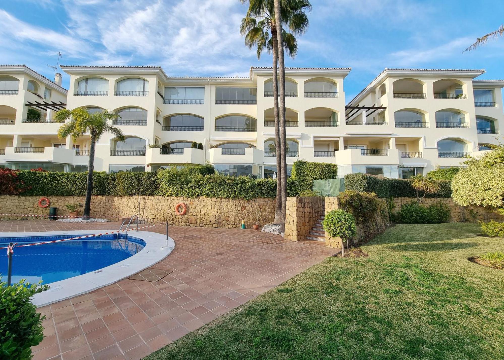 Luxury Hacienda With Sea Views Appartamento Marbella